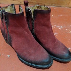 Circle G Corral Burnished Red Zipper Booties sz 7